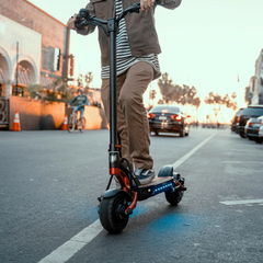 Kaabo Mantis 8 Dual Motor 25 MPH 25 MILES