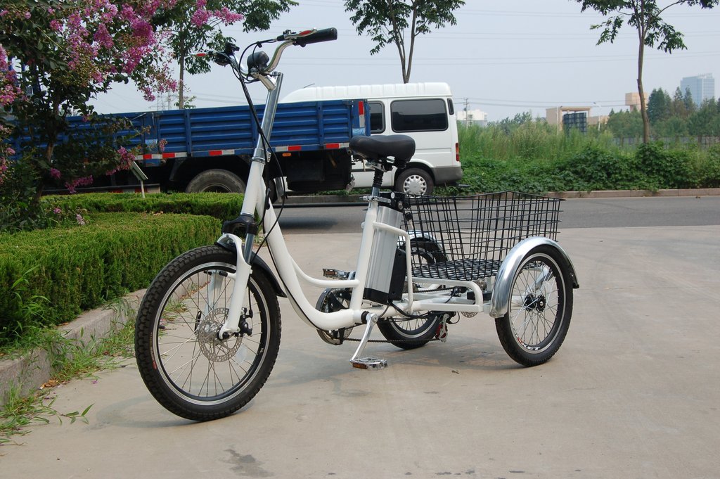RMB Libert-e Adult White Electric Trike [PREORDER]